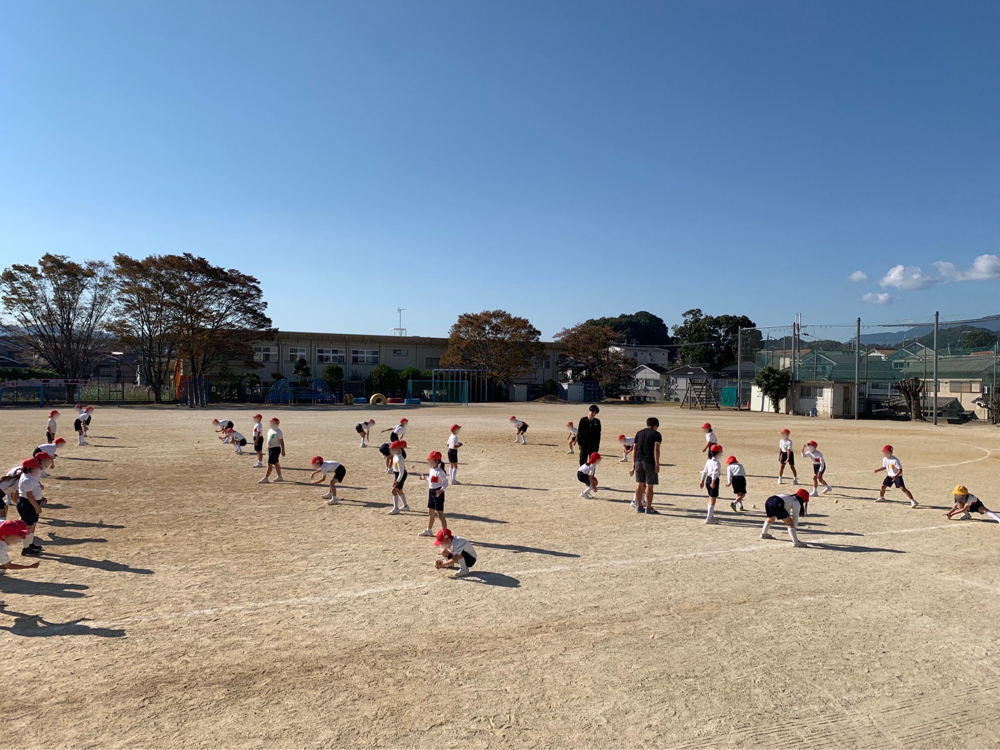 出前授業「薬づくり体験」「BASEBALL5」in　畝傍東小学校